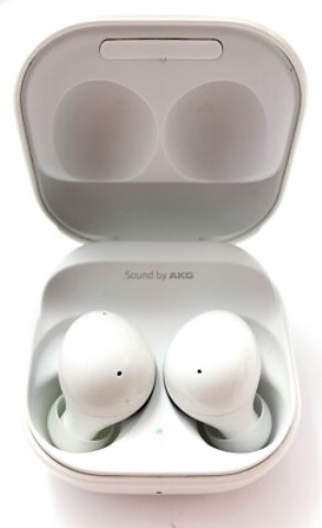 Samsung ear buds sound by akg white case