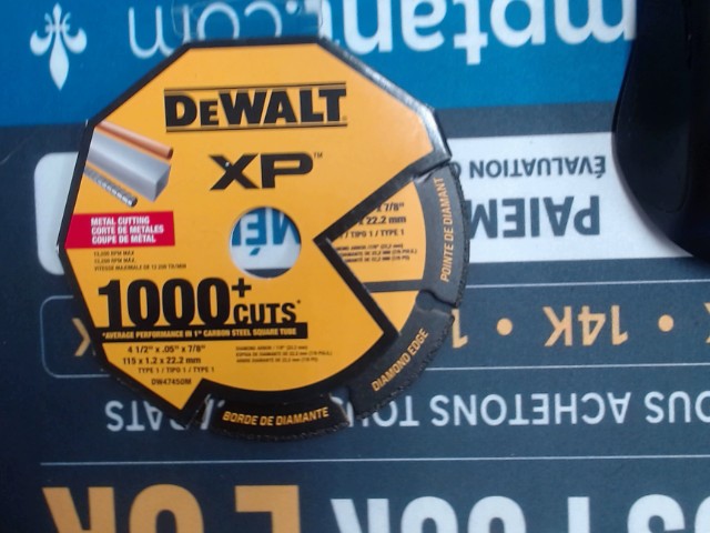 Diamond blade pour metal