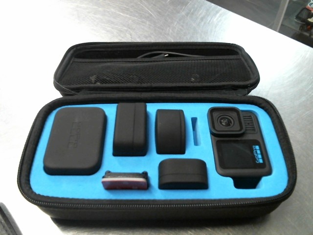 Gopro hero13 avec char/carte sd/lentille