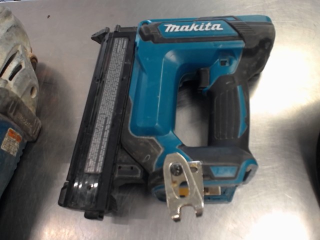 Cordless brad nailer makita