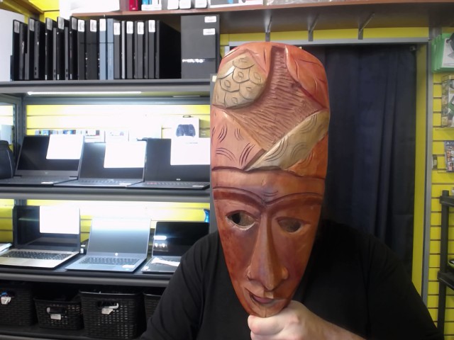 Masque africain rouge