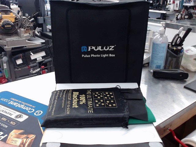 Photo light box+cable+feuilles de couleu