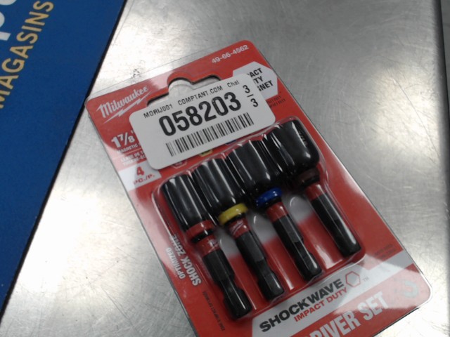 Magnetic nut driver set