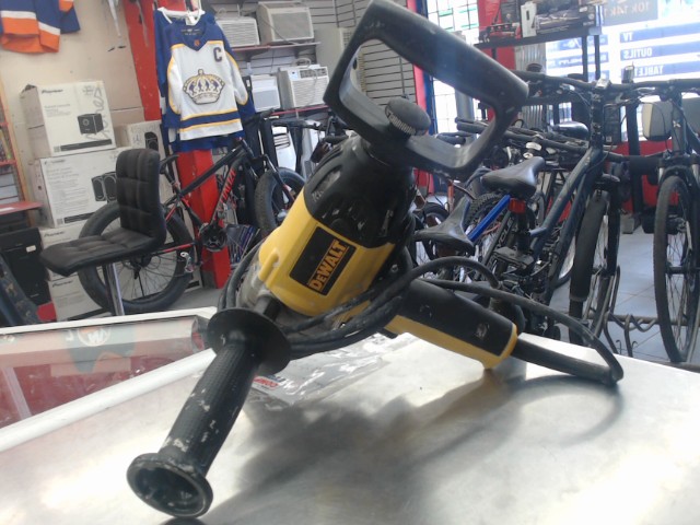 Drill filaire dewalt