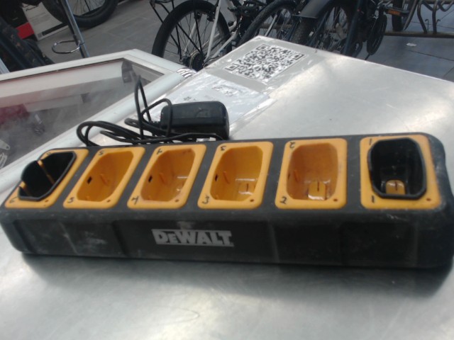 Chargeur 6 ports pour radio frs800
