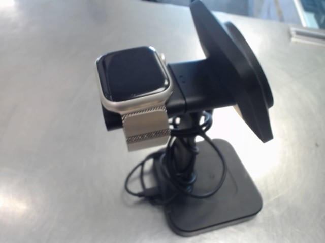 Apple watch series 9 avec chargeur