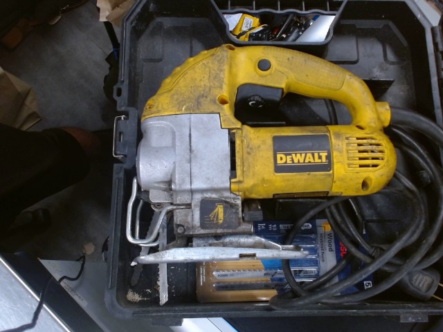 Scie sauteuse dewalt a fil