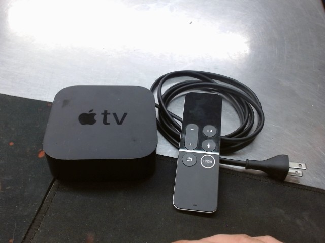 Apple tv avec manette et fil