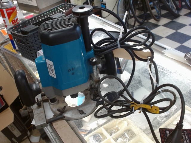 Router toupis