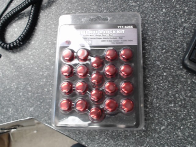 Wheel nut&lock kit