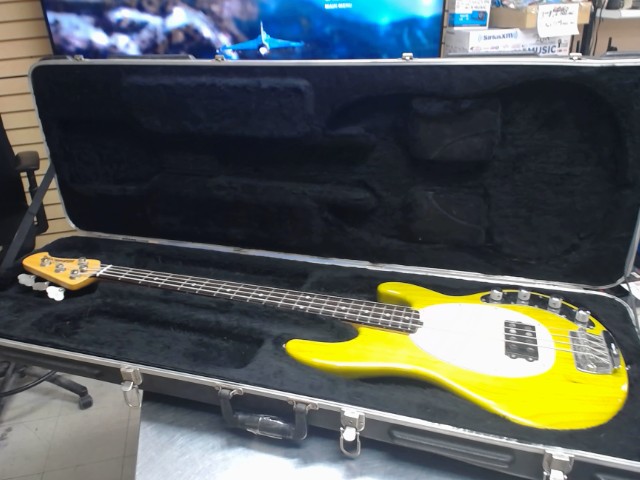 Bass stingray musicman ds orir noir dur