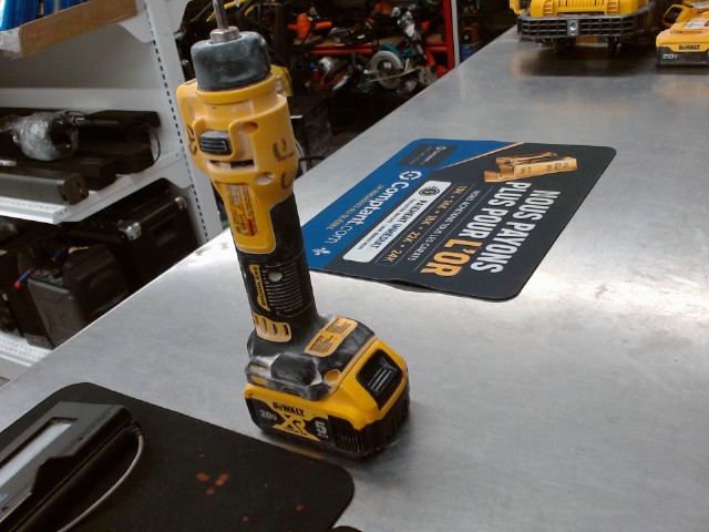 Cut out tool dewalt avec batterie 5ah20v