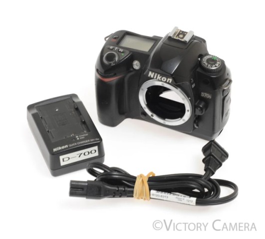Nikon d70s body with charger