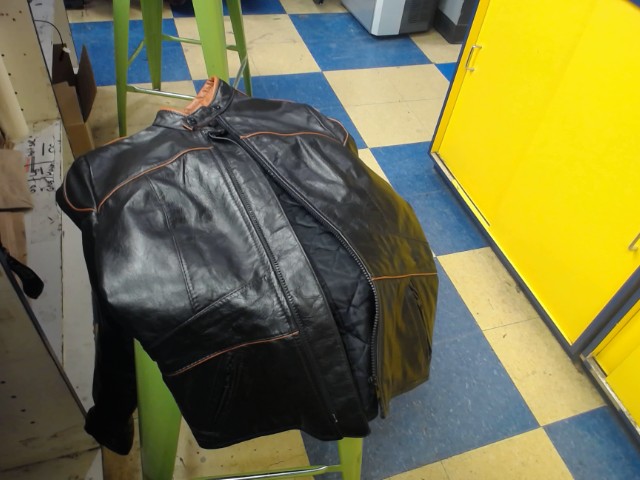 Jacket en cuire