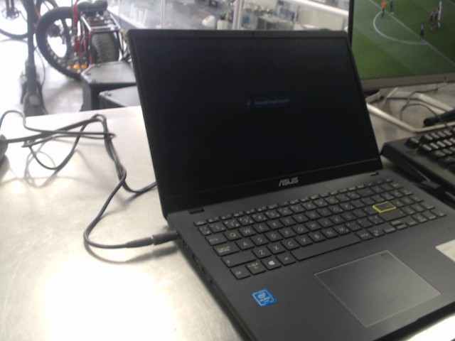 Asus laptop avec chargeur