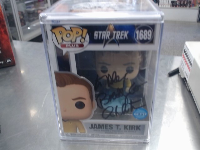 James t kirk signed wil. shatner star tr
