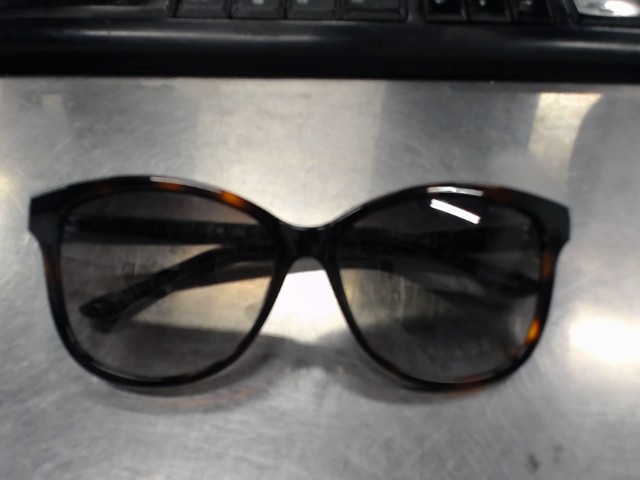 Lunettes de soleil + case