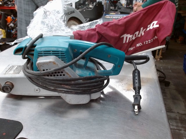 Belt sander a fils makita