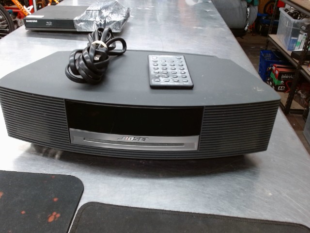 Bose stereo avec mannette et fils