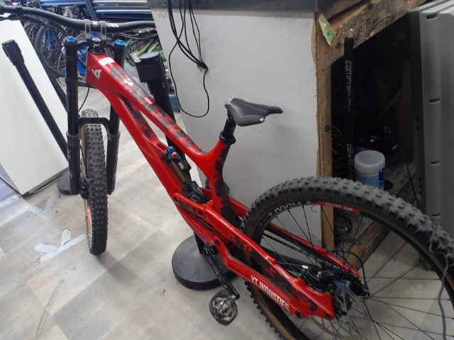 Velo suspension hydrolyque red hi-end
