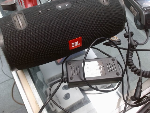 Speaker jbl xtreme 2 avec chargeur