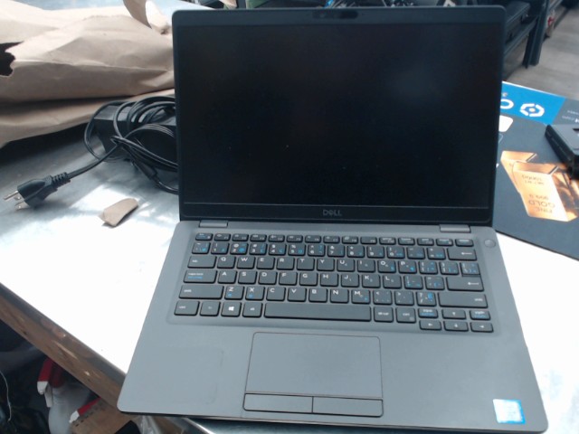 Laptop gris i5 8th gen 8gb ram
