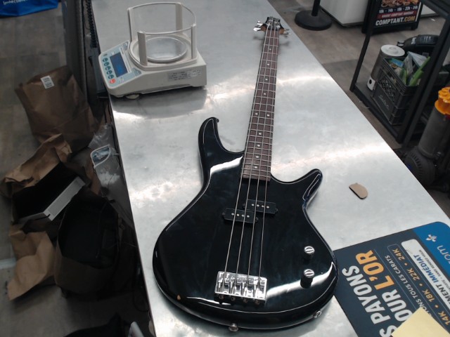 Basse ibanez gio noire avec case souple