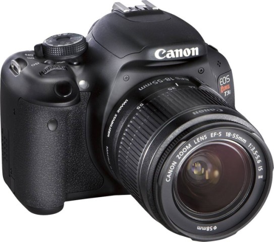 Canon t3i avec charger + lens 18-55mm