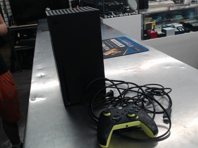 Xbox serie x avec manette et fil 2023