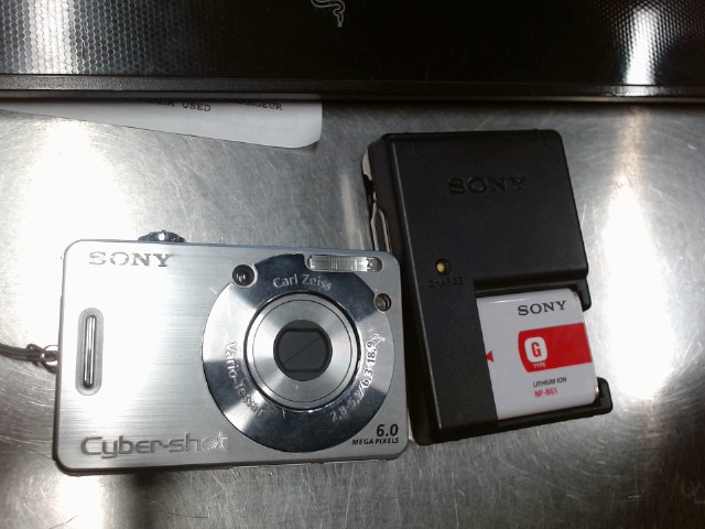 Camera digitale singleshot et chargeur