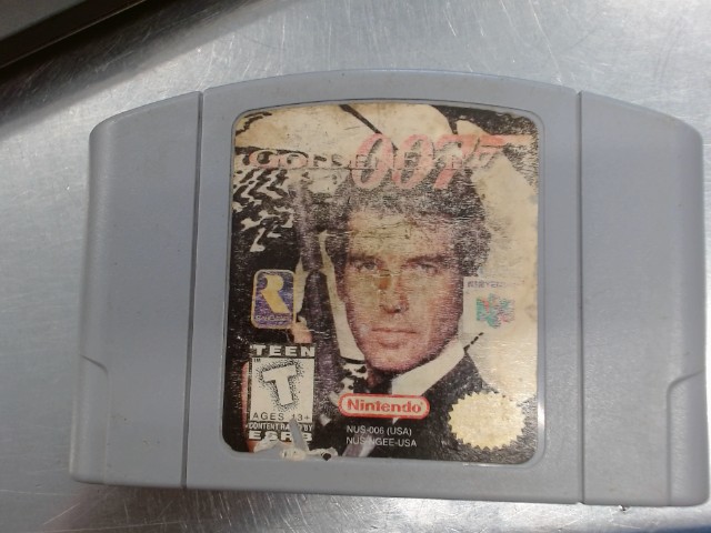 Goldeneye 007 etiquette magane