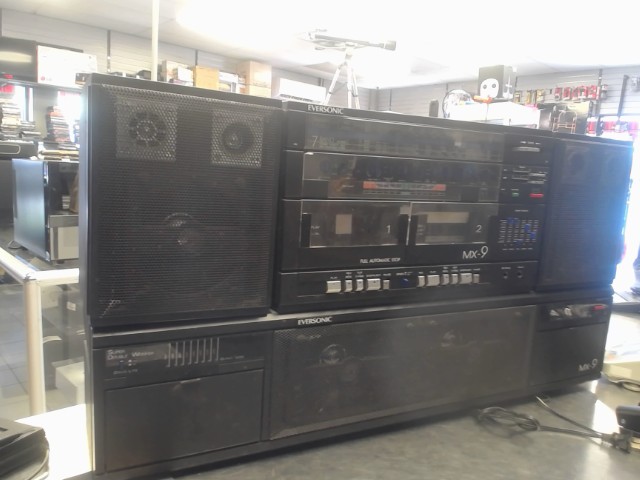 Stereo boombox