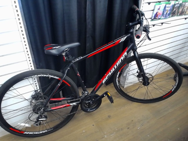 Velo route schwinn chapel 700cc