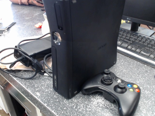 Xbox 360+man+acc