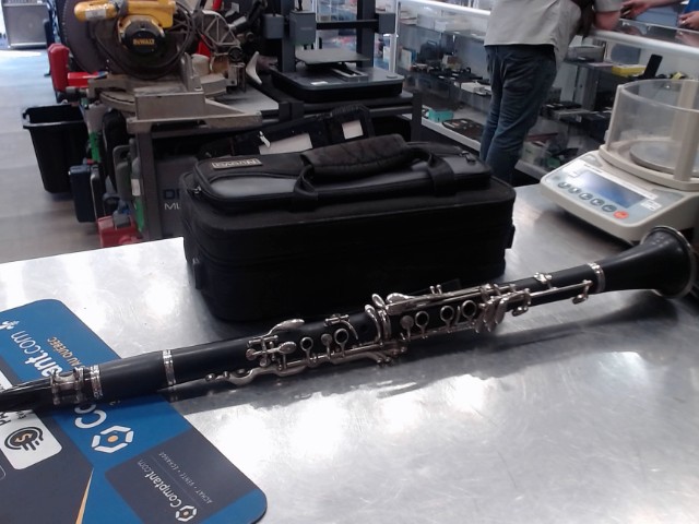 Clarinet etudiante dans etui