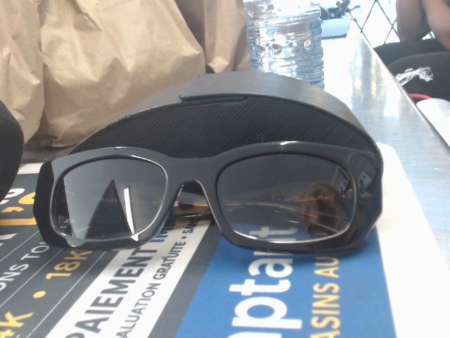 Lunette avec case