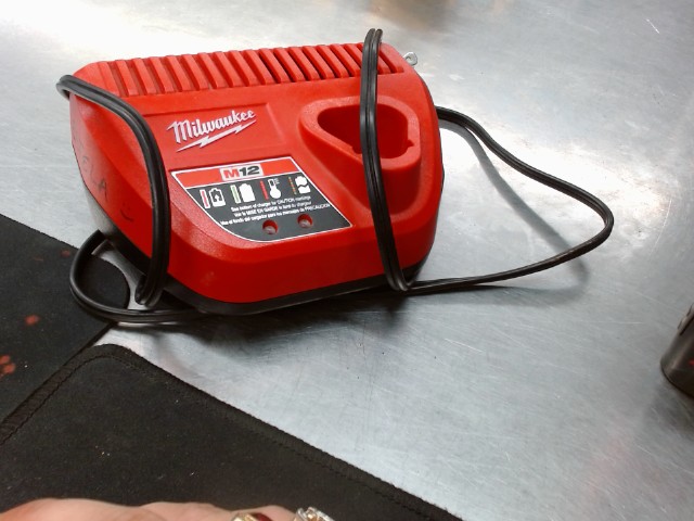 Chargeur milwaukee m12