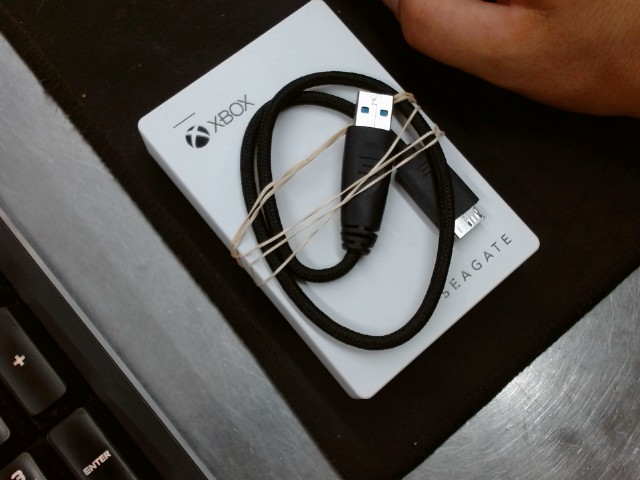 Disque dure blanc xbox 4tb