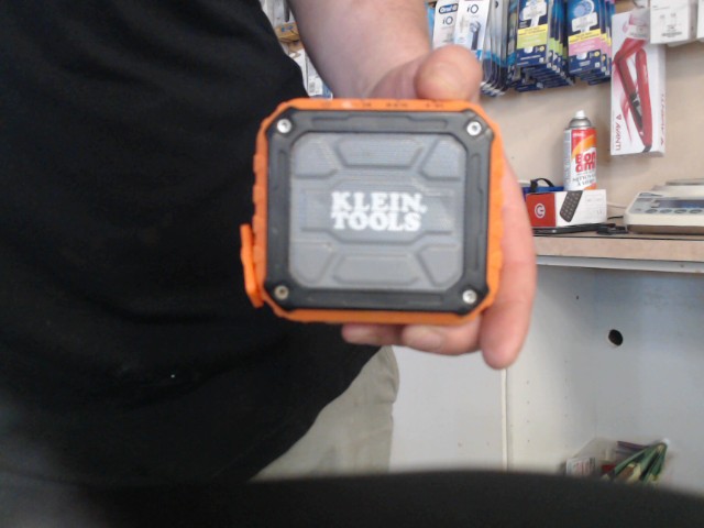 Speaker bluetooth
