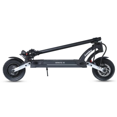 Trotinette noire avec chargeur deja appo