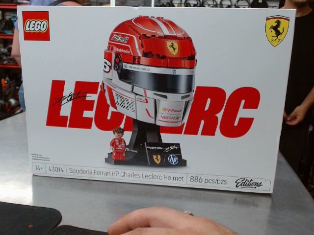 Lego casque ferrari