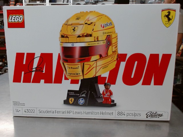 Lego casque ferrari