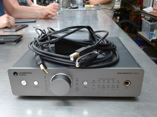 Convertiseur audio dacmagic200m