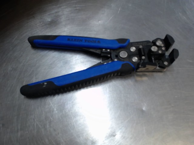 Cutter/strip self-adjustable bleue