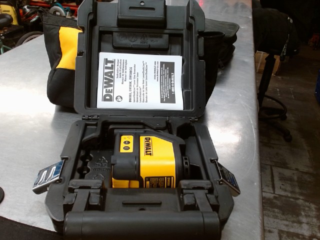 Laser dewalt dans coffre dewalt