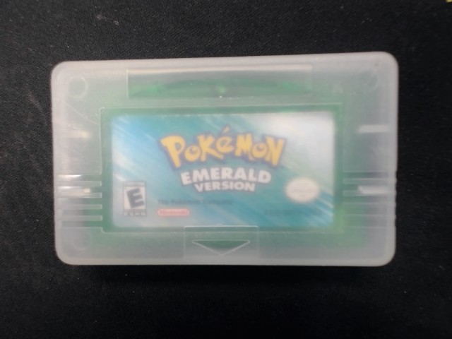 Pokemon emerald gameboy advance