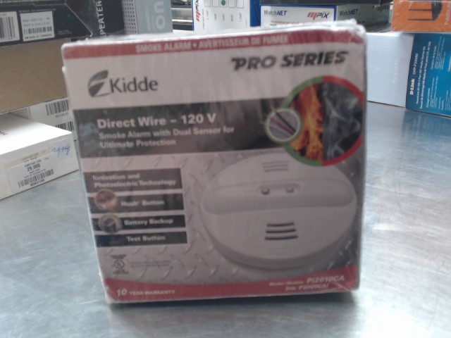 Smoke alarm / detecteur fum�e
