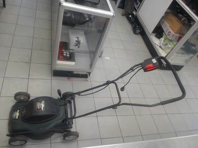 Tondeuse a fils yard works