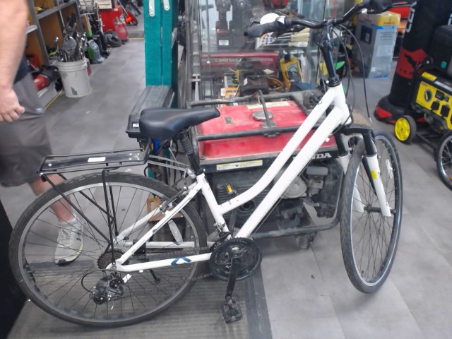 V�lo hybride seawall 700c bonne conditio