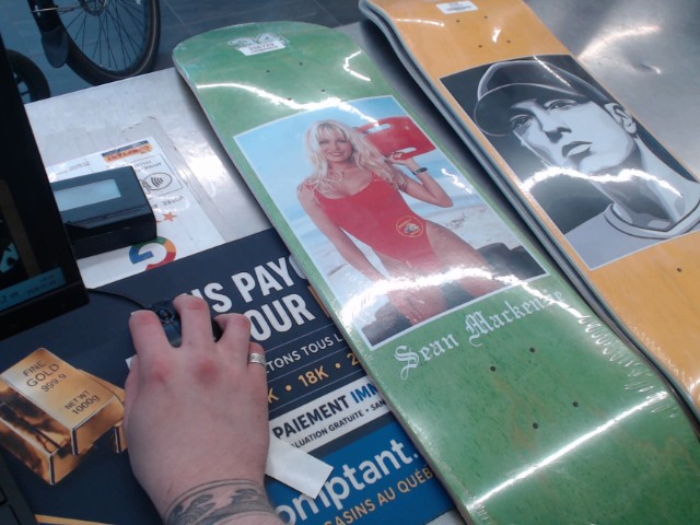 Board motif pamela anderson